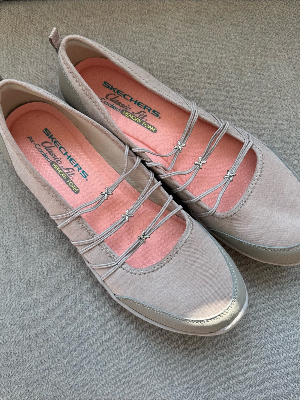 Skechers Women's Beige Slip-On Casual Flats with Memory Foam Size 11